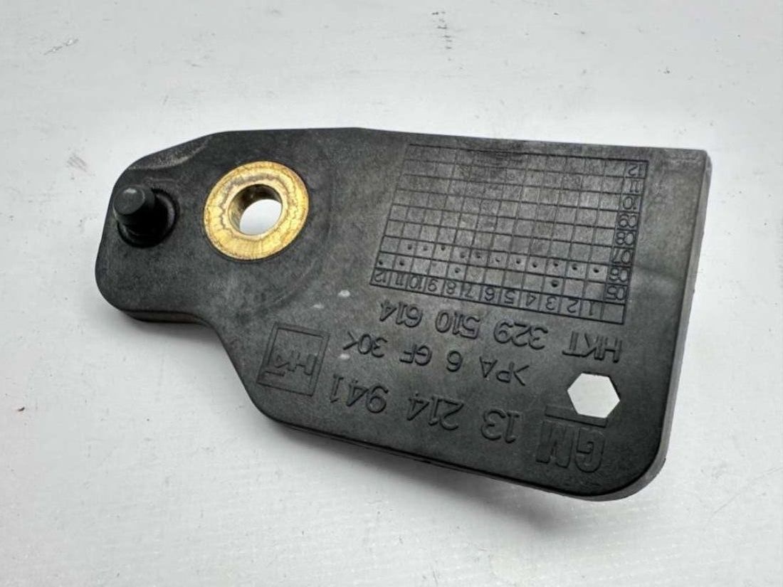 Крепление блока ABS к Opel Astra 2006