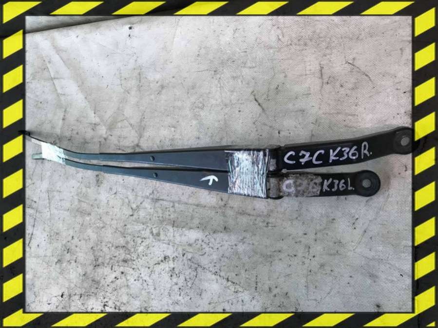 Щеткодержатель к Honda Civic 2003