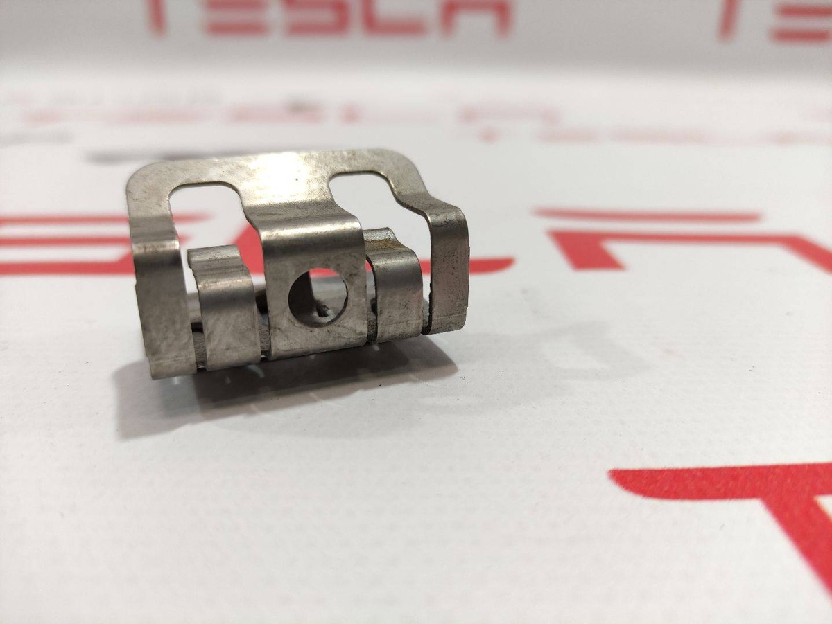 Клипса к Tesla Model S 2014
