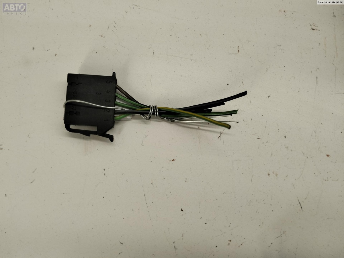 Разъем AUX / USB к Volkswagen Golf 1994