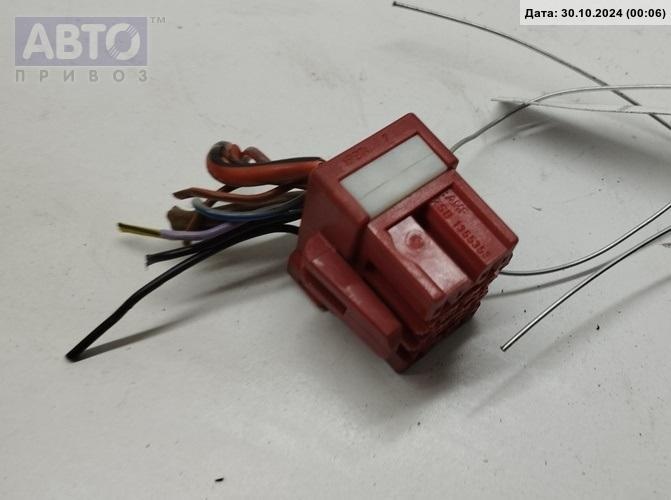 Разъем AUX / USB к Audi A6 2002