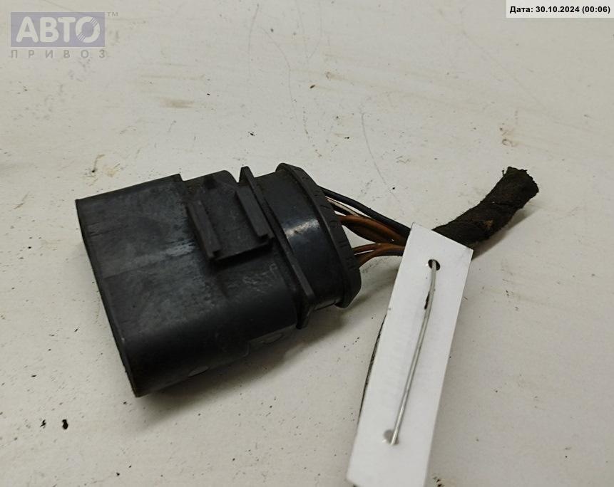 Разъем AUX / USB к Audi A6 2002