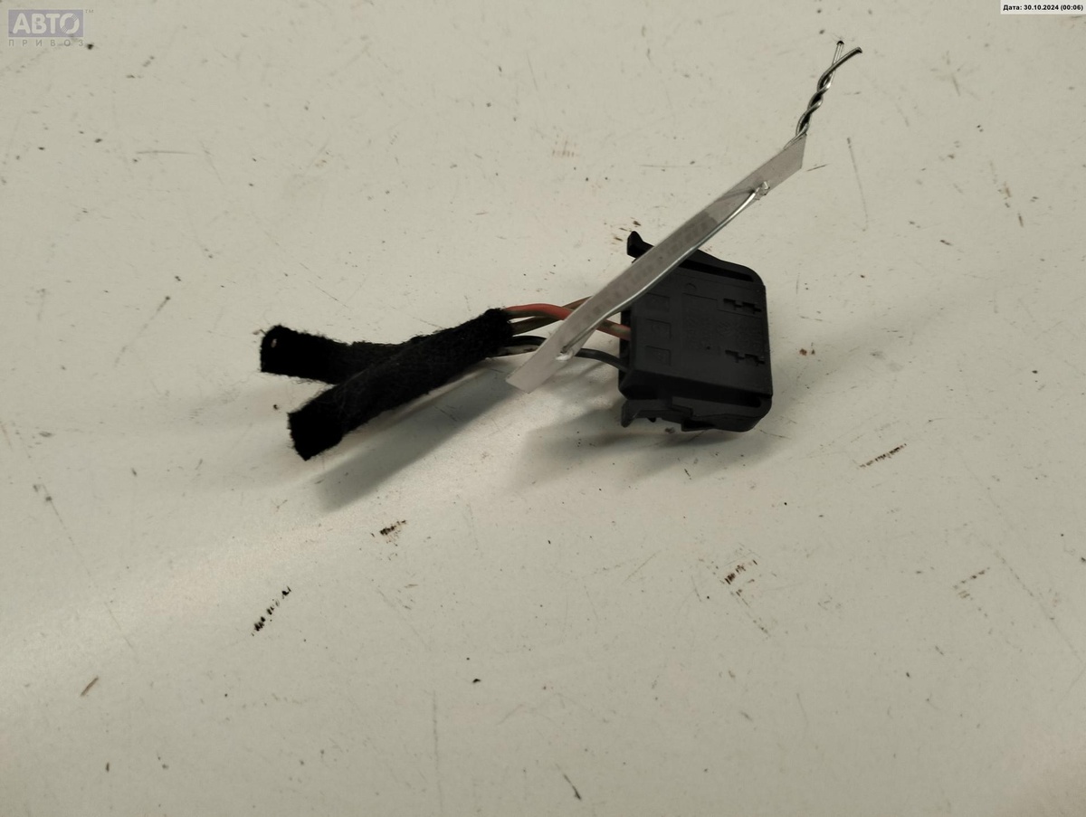 Разъем AUX / USB к Volkswagen Passat 2000