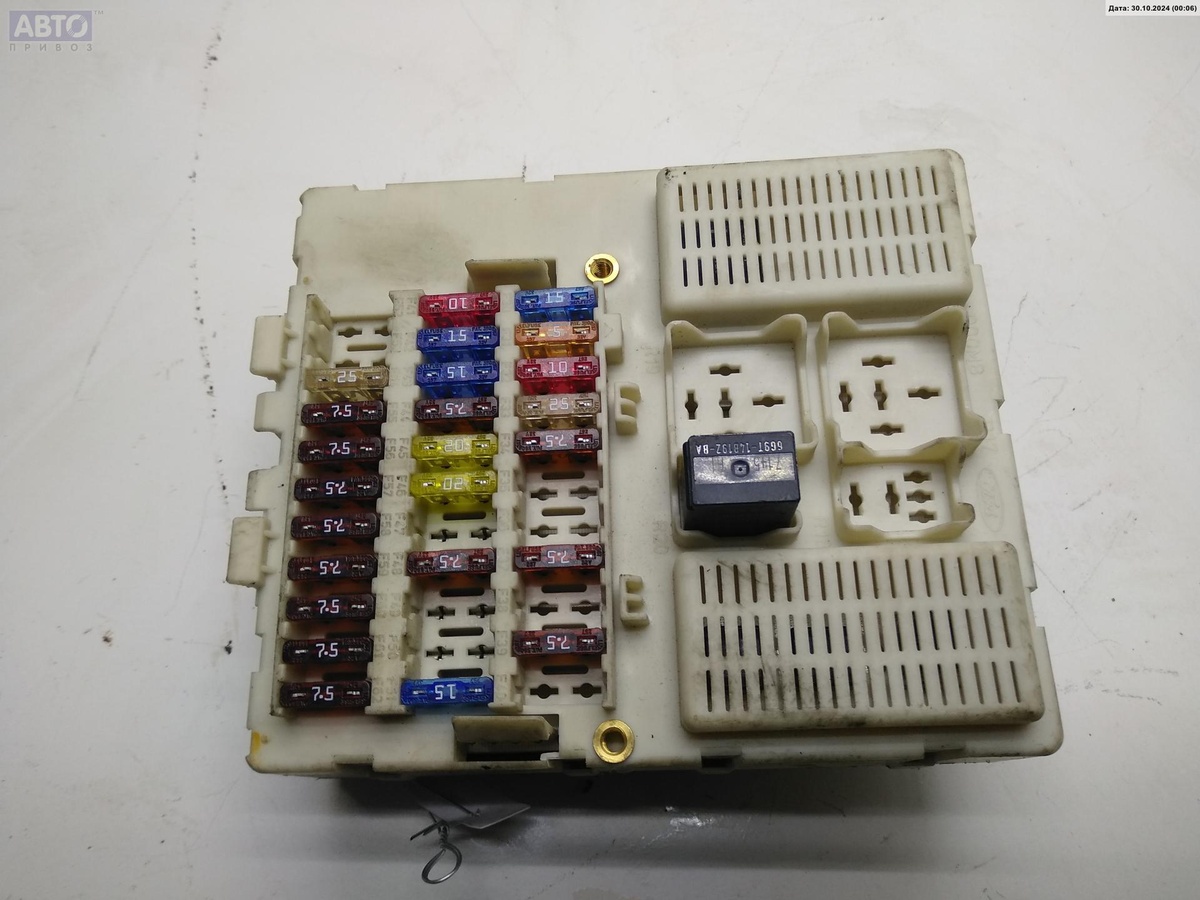 Короб предохранителей к Ford Transit Connect 2002