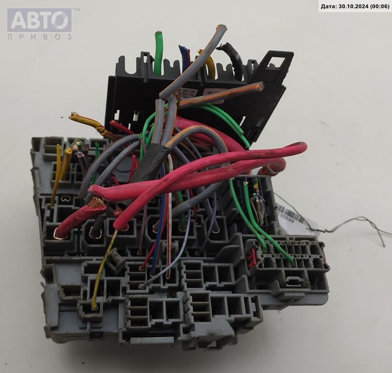 Короб предохранителей к Ford S-MAX 2006