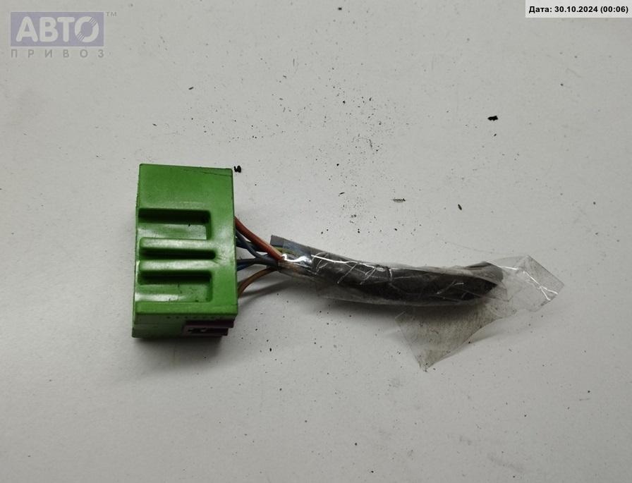 Разъем AUX / USB к Audi A6 2002
