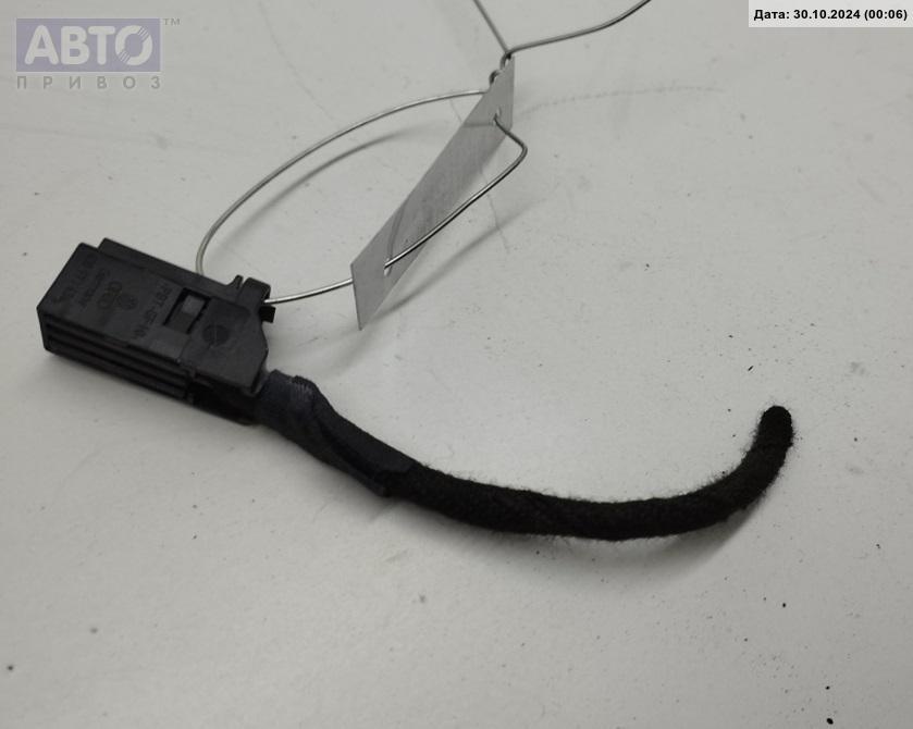 Разъем AUX / USB к Audi A6 2002