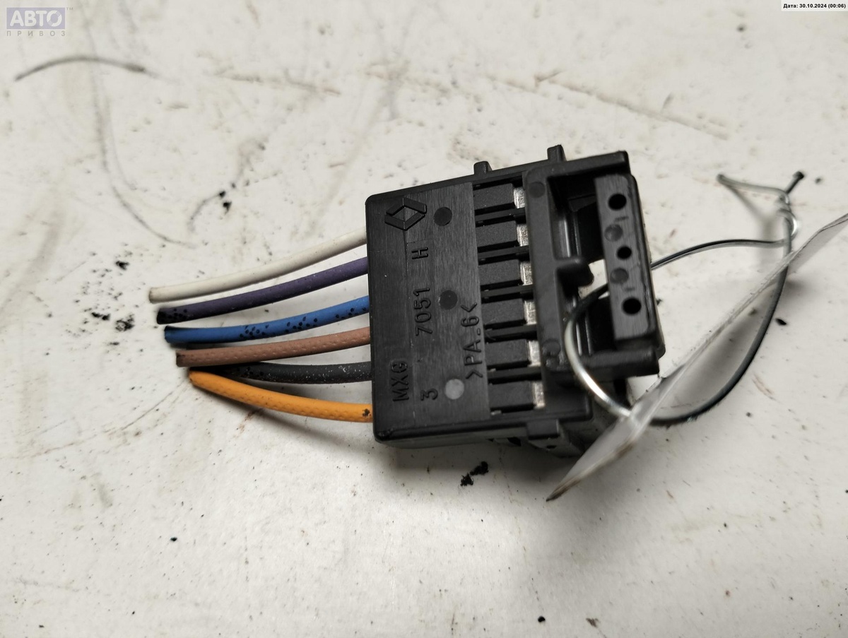 Разъем AUX / USB к Renault Megane 1999