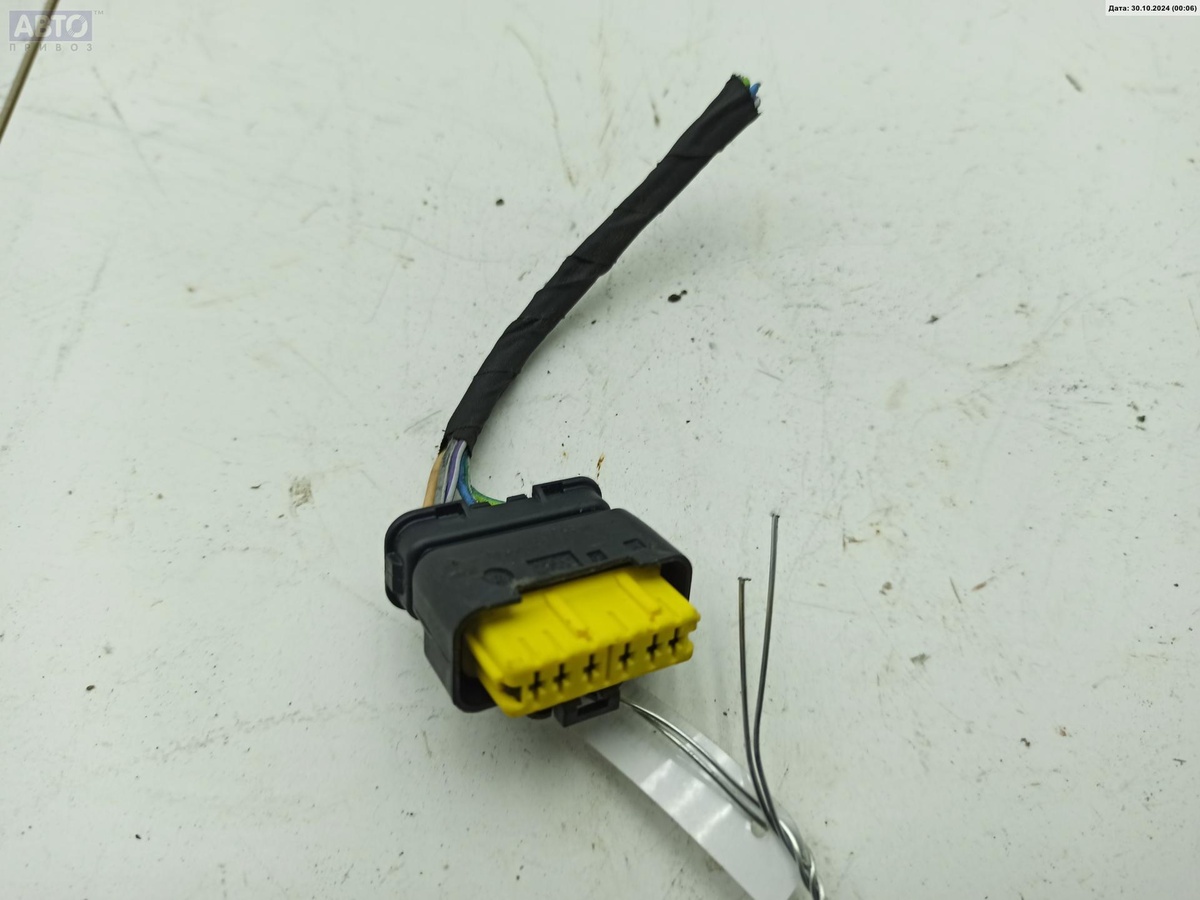 Разъем AUX / USB к Peugeot 2008 2015