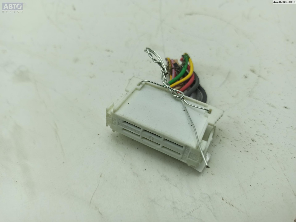 Разъем AUX / USB к Renault Clio 2002