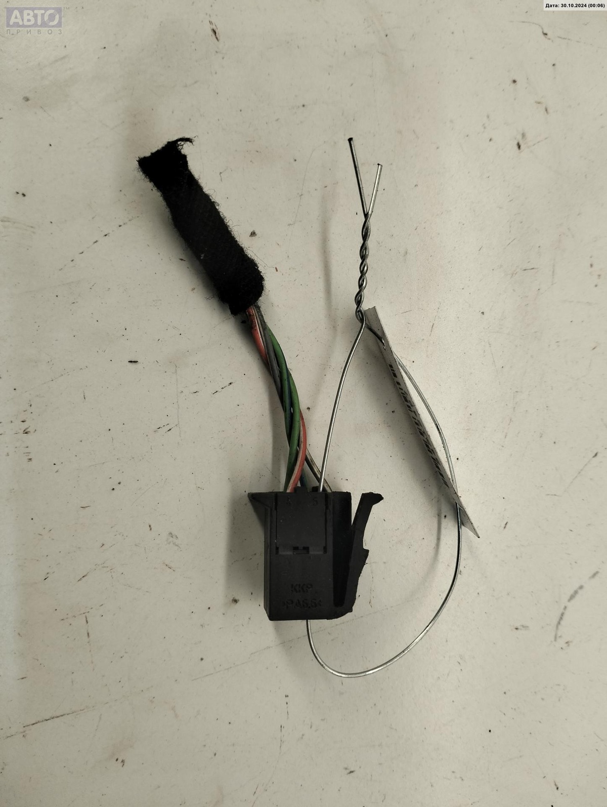 Разъем AUX / USB к Volkswagen Passat 2000