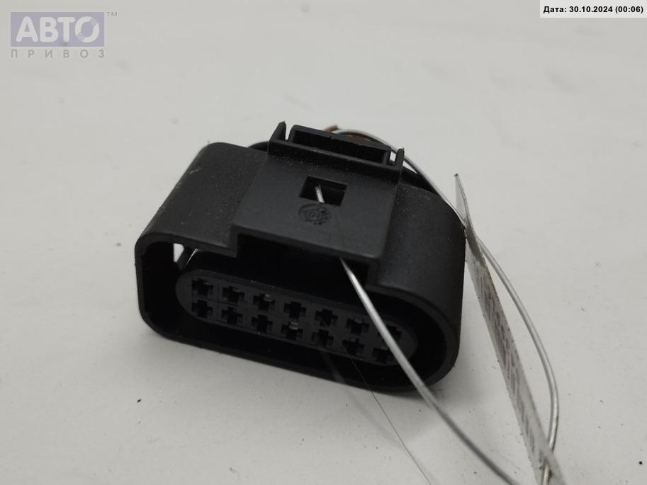 Разъем AUX / USB к Audi A6 2002