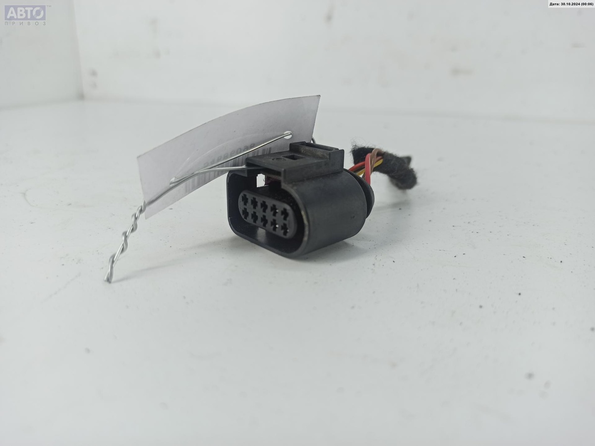 Разъем AUX / USB к Audi A6 2004