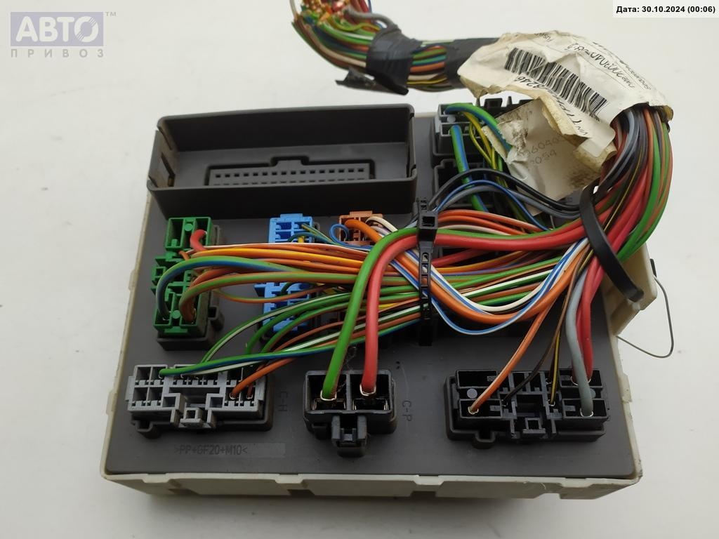 Короб предохранителей к Ford Transit Connect 2003