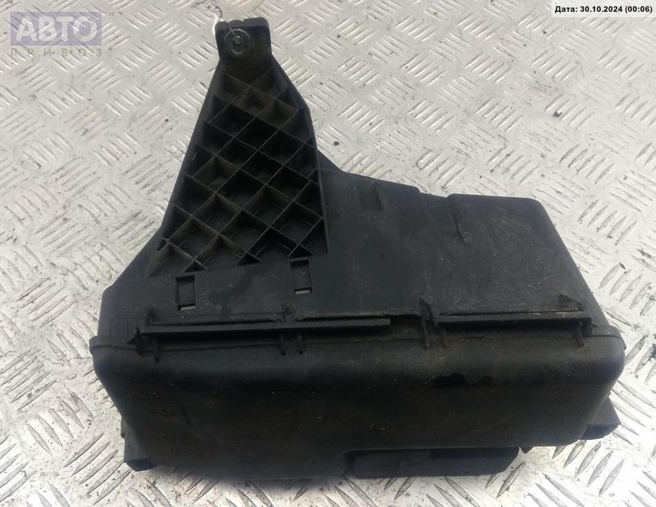 Короб предохранителей к Volvo XC90 2005