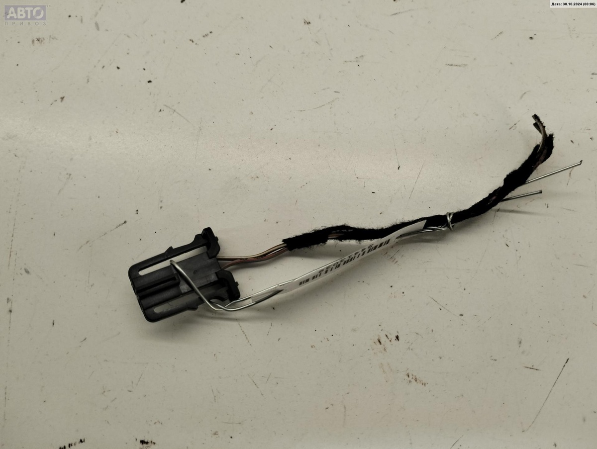 Разъем AUX / USB к Volkswagen Touran 2010