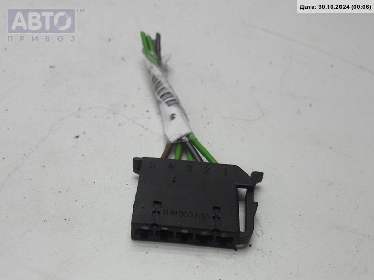 Разъем AUX / USB к Volkswagen Golf 1994