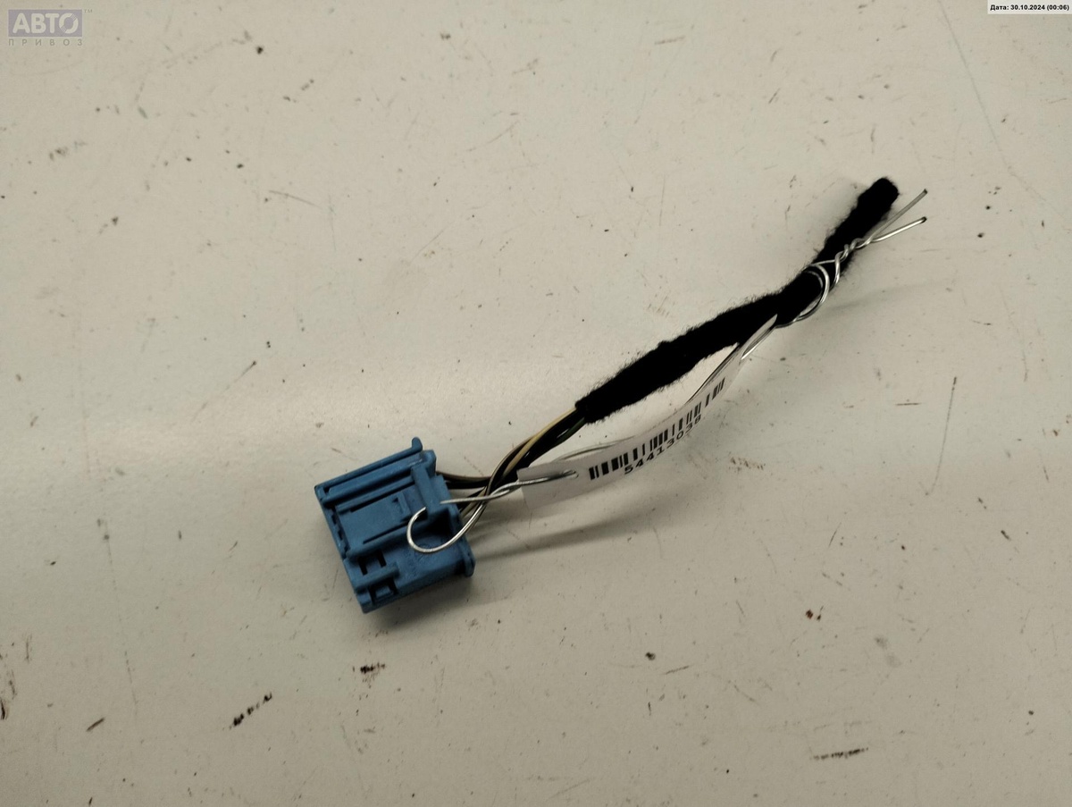 Разъем AUX / USB к Volkswagen Touran 2010