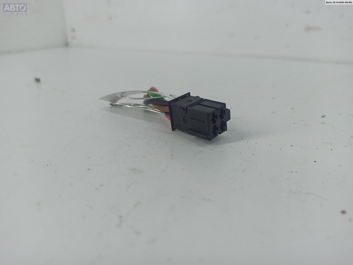 Разъем AUX / USB к Mercedes-Benz E-klasse 2002