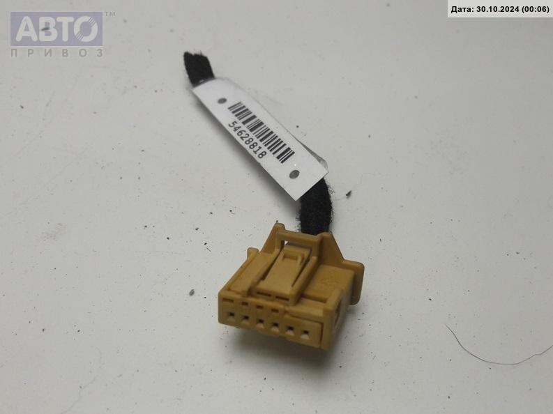 Разъем AUX / USB к Volkswagen Touran 2004