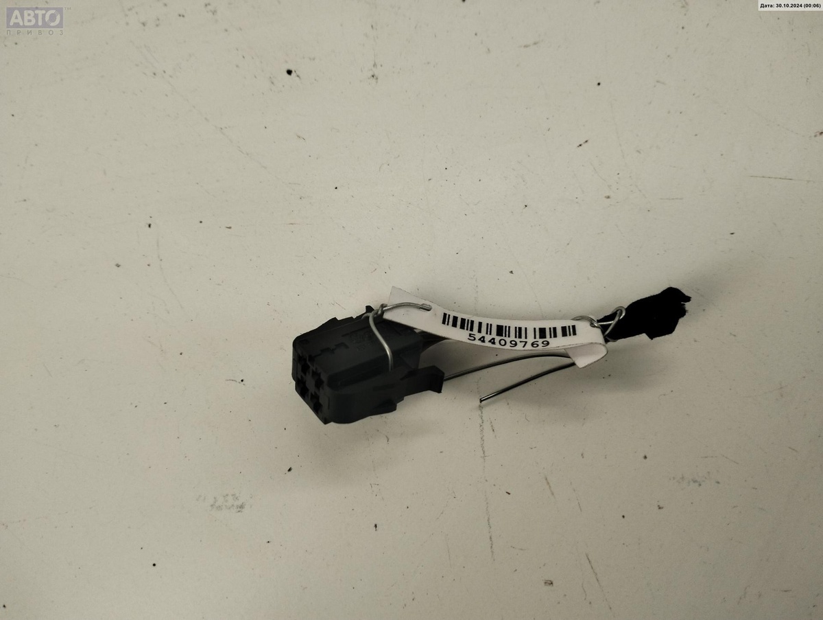 Разъем AUX / USB к Volkswagen Passat 2000
