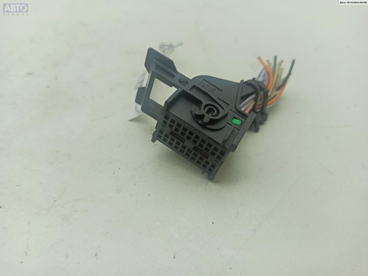 Разъем AUX / USB к Renault Espace 2004