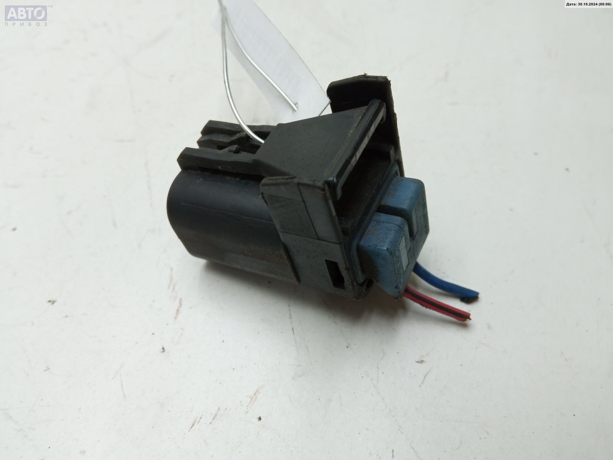 Разъем AUX / USB к Mitsubishi Space Star 2001
