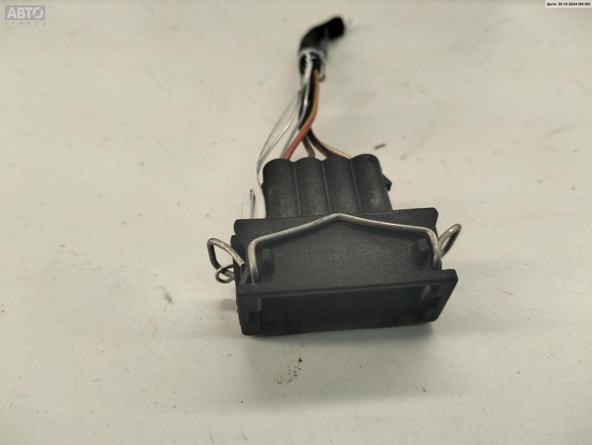 Разъем AUX / USB к Volkswagen Golf 1992