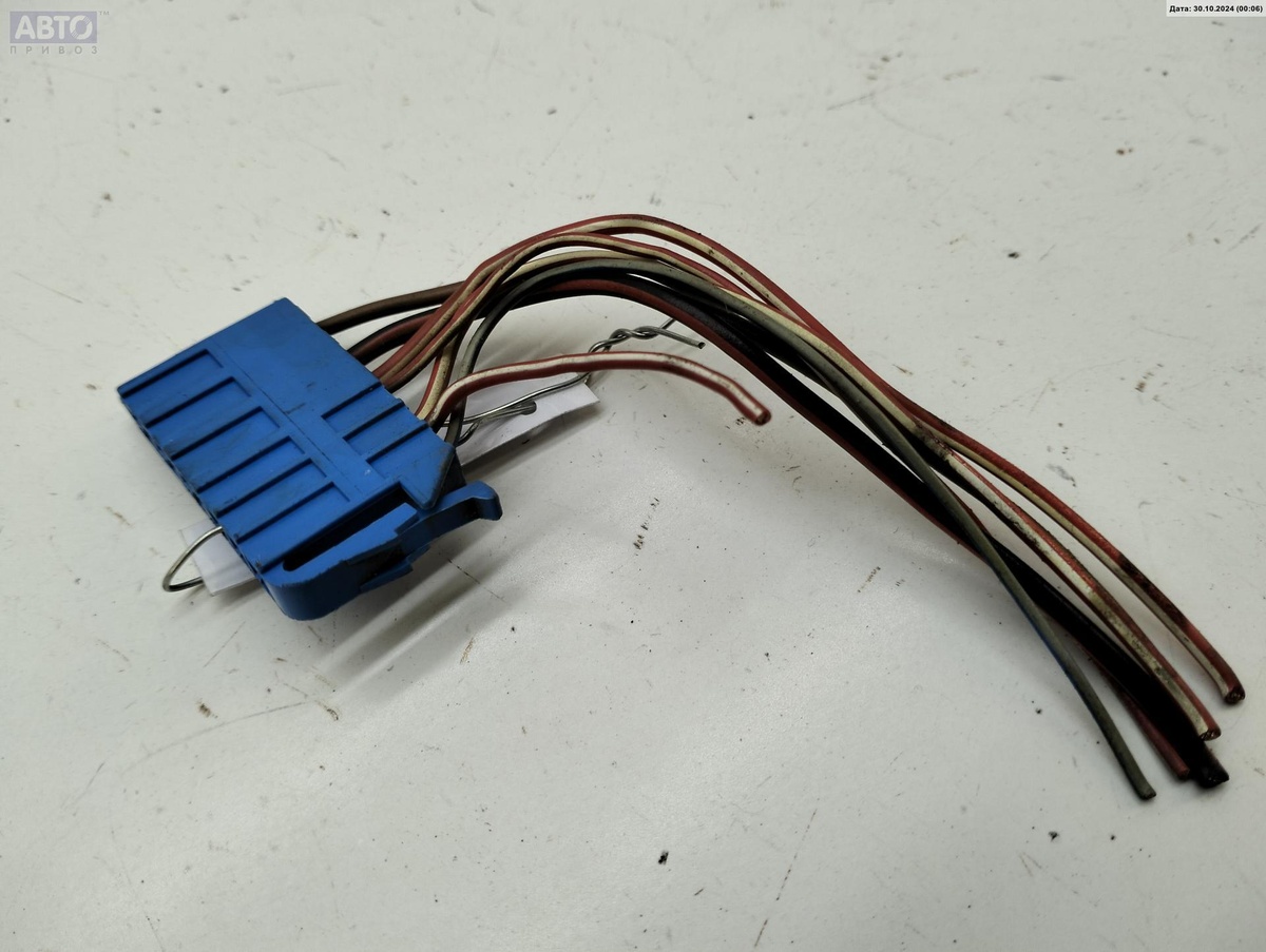 Разъем AUX / USB к Volkswagen Passat 1996