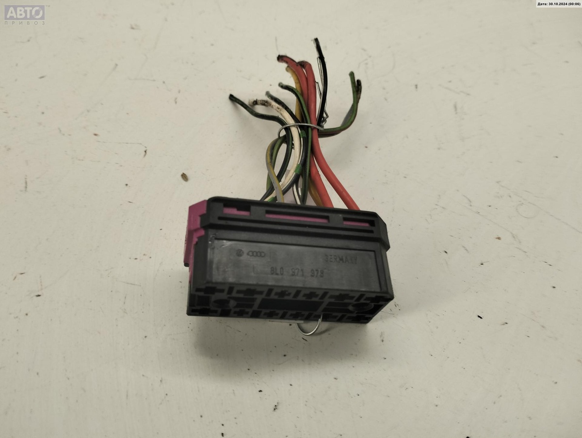Разъем AUX / USB к Volkswagen Passat 2001
