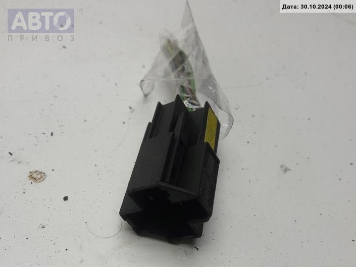 Разъем AUX / USB к Volkswagen Golf 1994