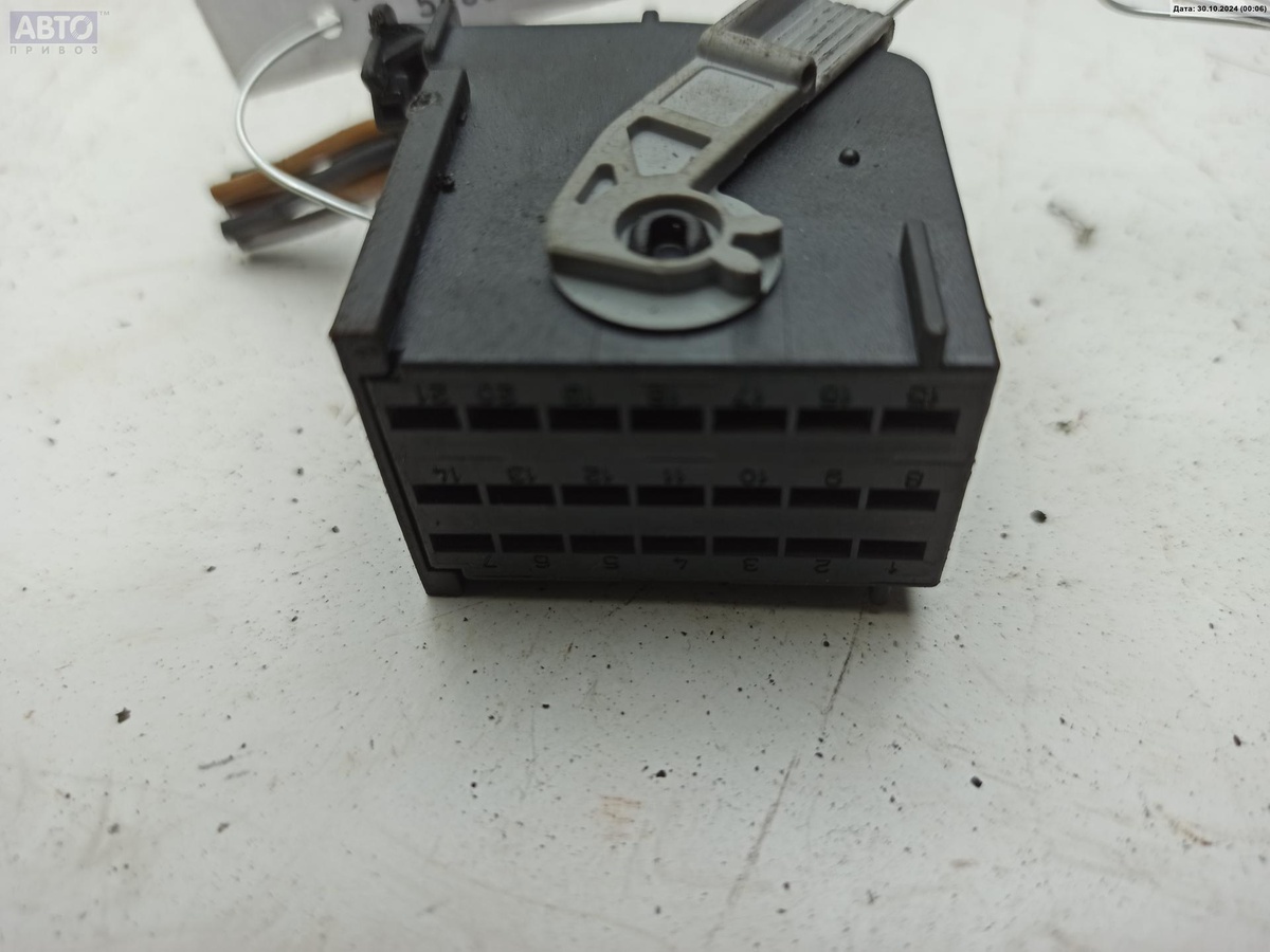 Разъем AUX / USB к Mercedes-Benz CLK-klasse 2000