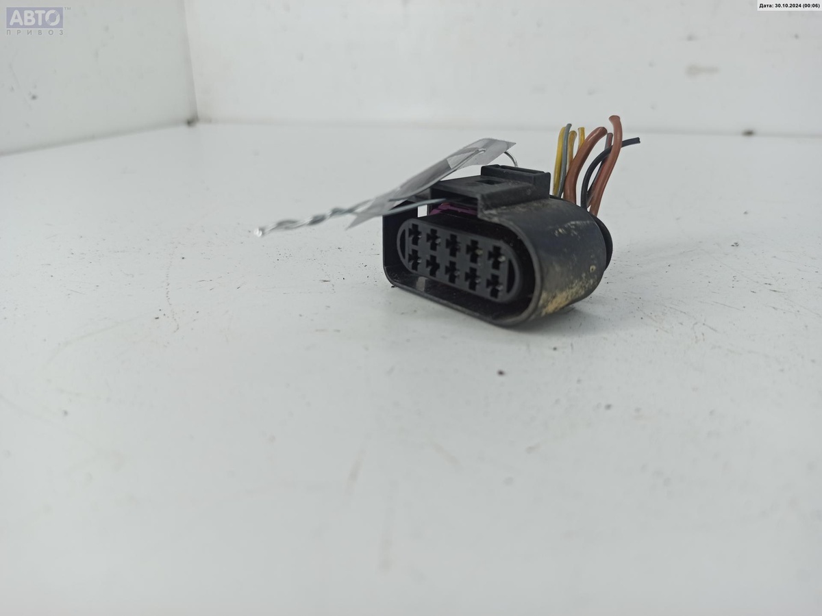 Разъем AUX / USB к Audi A4 2002