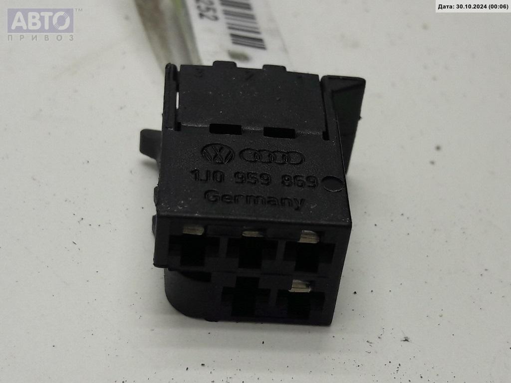 Разъем AUX / USB к Volkswagen Passat 2004