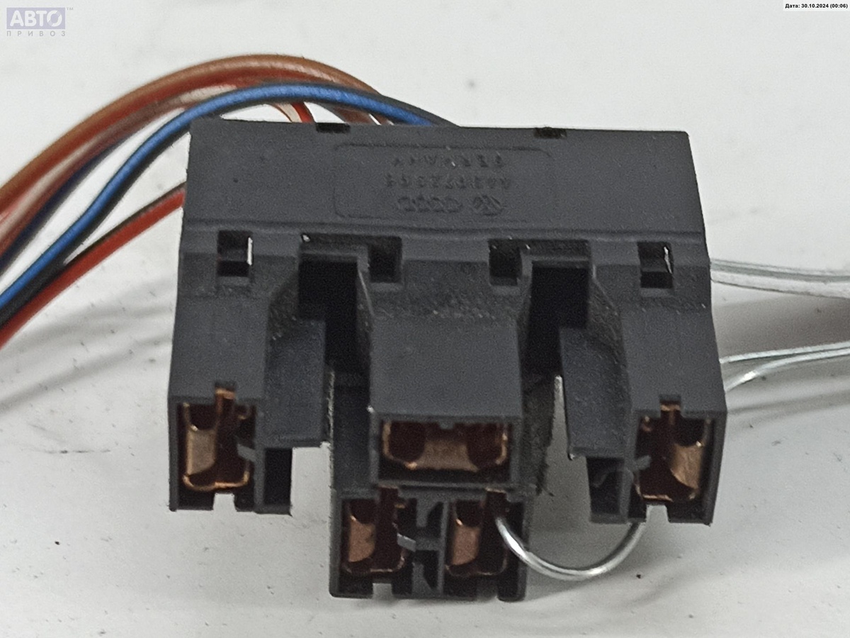 Разъем AUX / USB к Audi A8 2000