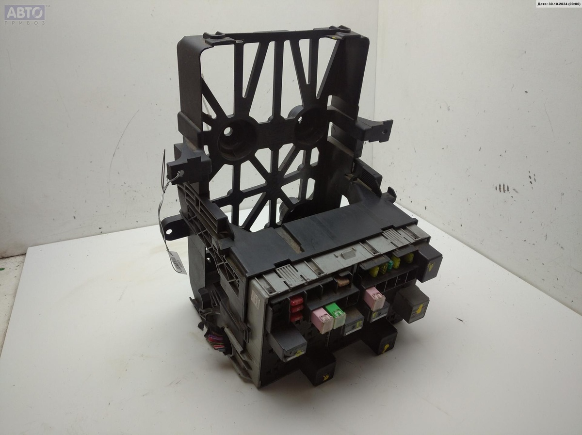 Короб предохранителей к Ford Transit 2006