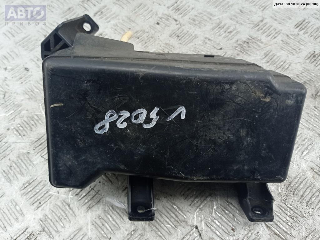 Короб предохранителей к Mitsubishi Pajero 2003