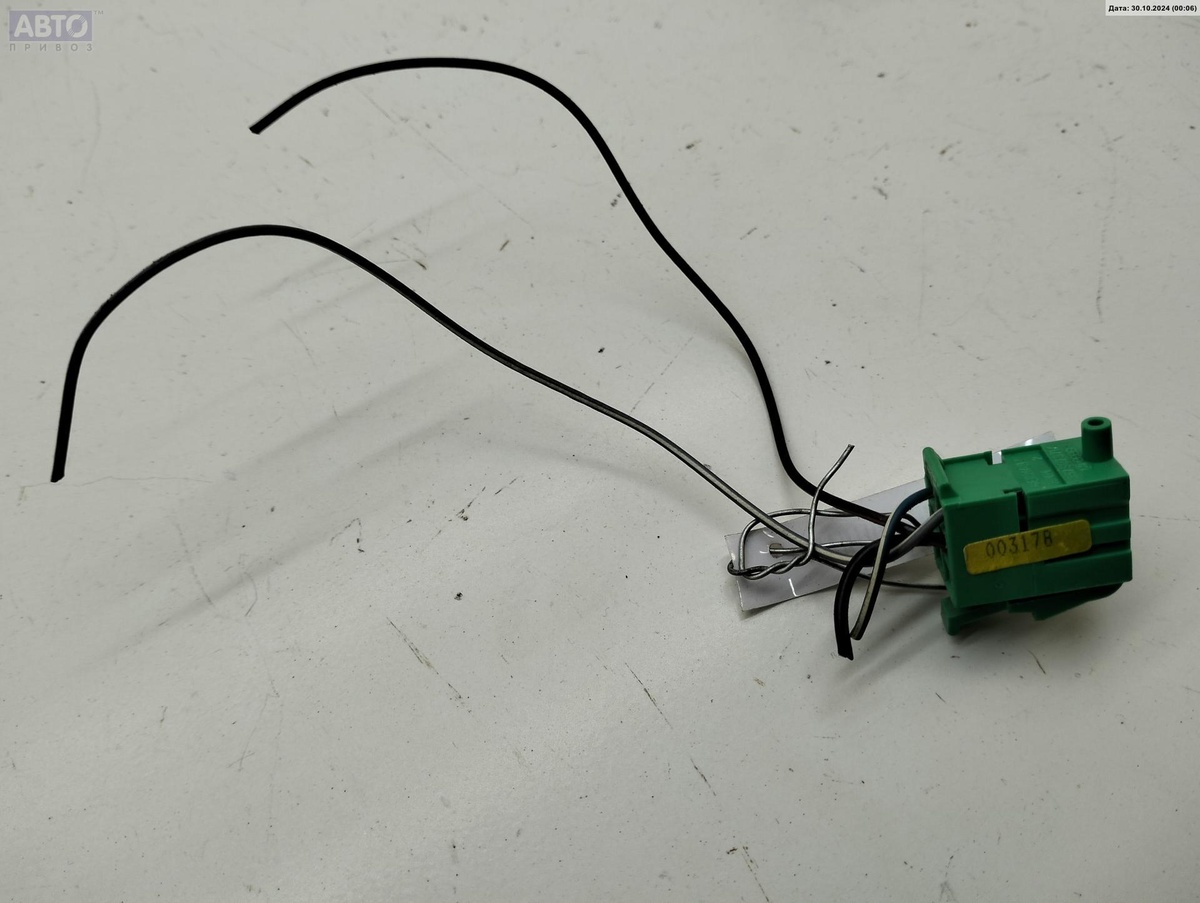 Разъем AUX / USB к Volkswagen Passat 1996