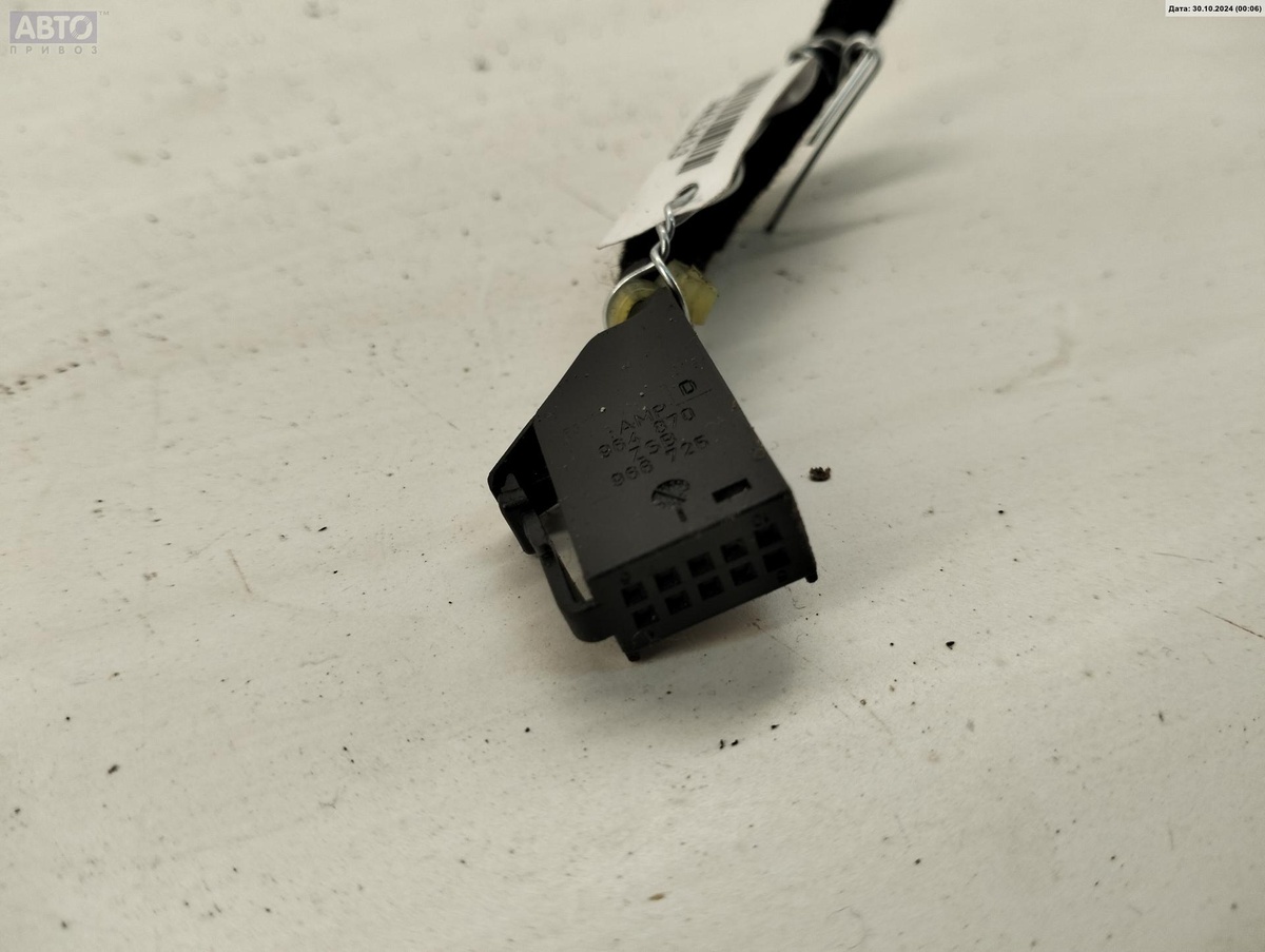 Разъем AUX / USB к Volkswagen Golf 1999