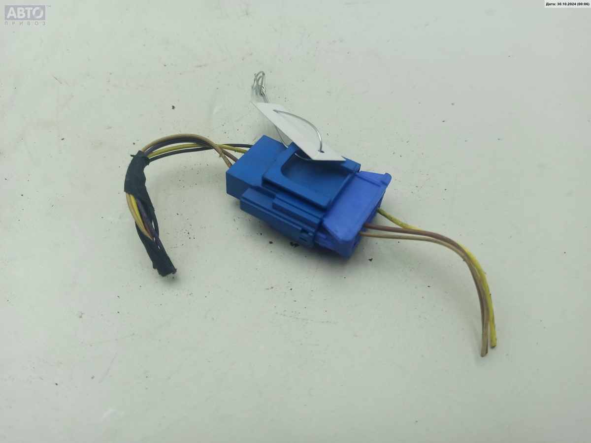 Разъем AUX / USB к Renault Scenic 2003