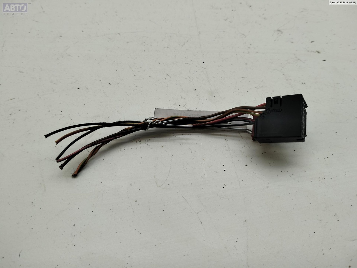Разъем AUX / USB к Volkswagen Touran 2012
