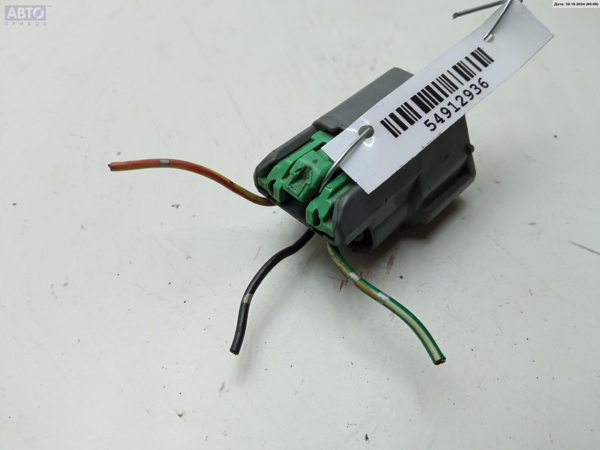 Разъем AUX / USB к Nissan Primera 1999