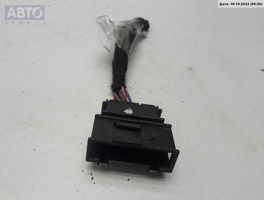Разъем AUX / USB к Volkswagen Passat 1998
