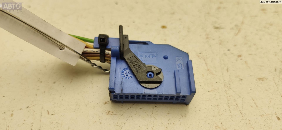 Разъем AUX / USB к Citroen Xsara Picasso 2002