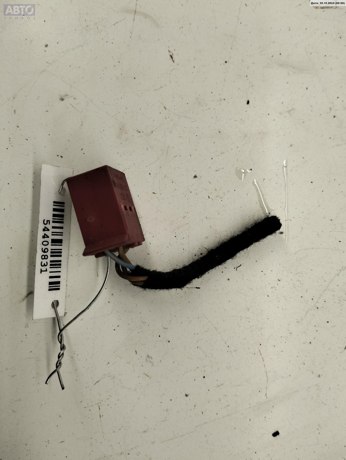 Разъем AUX / USB к Volkswagen Passat 2002