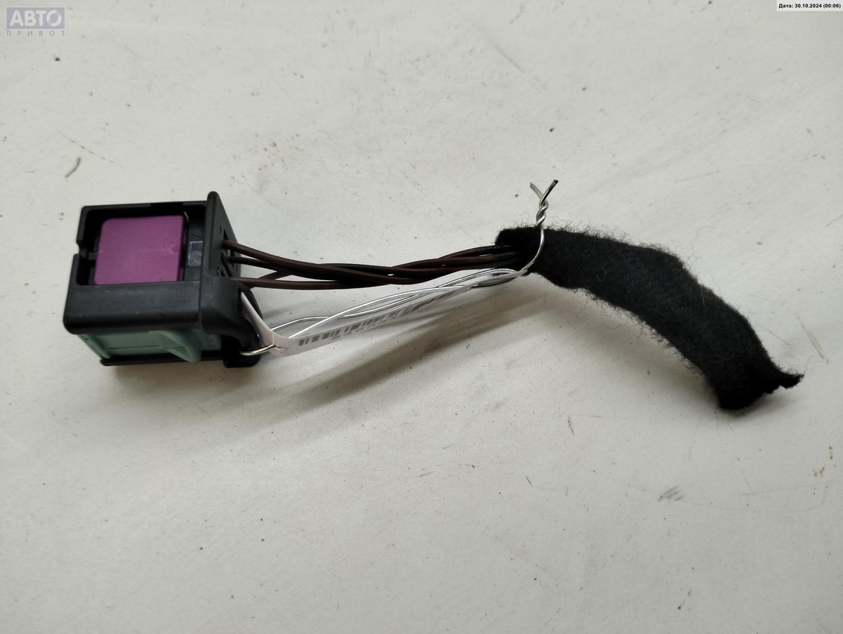 Разъем AUX / USB к Volkswagen Passat 2009