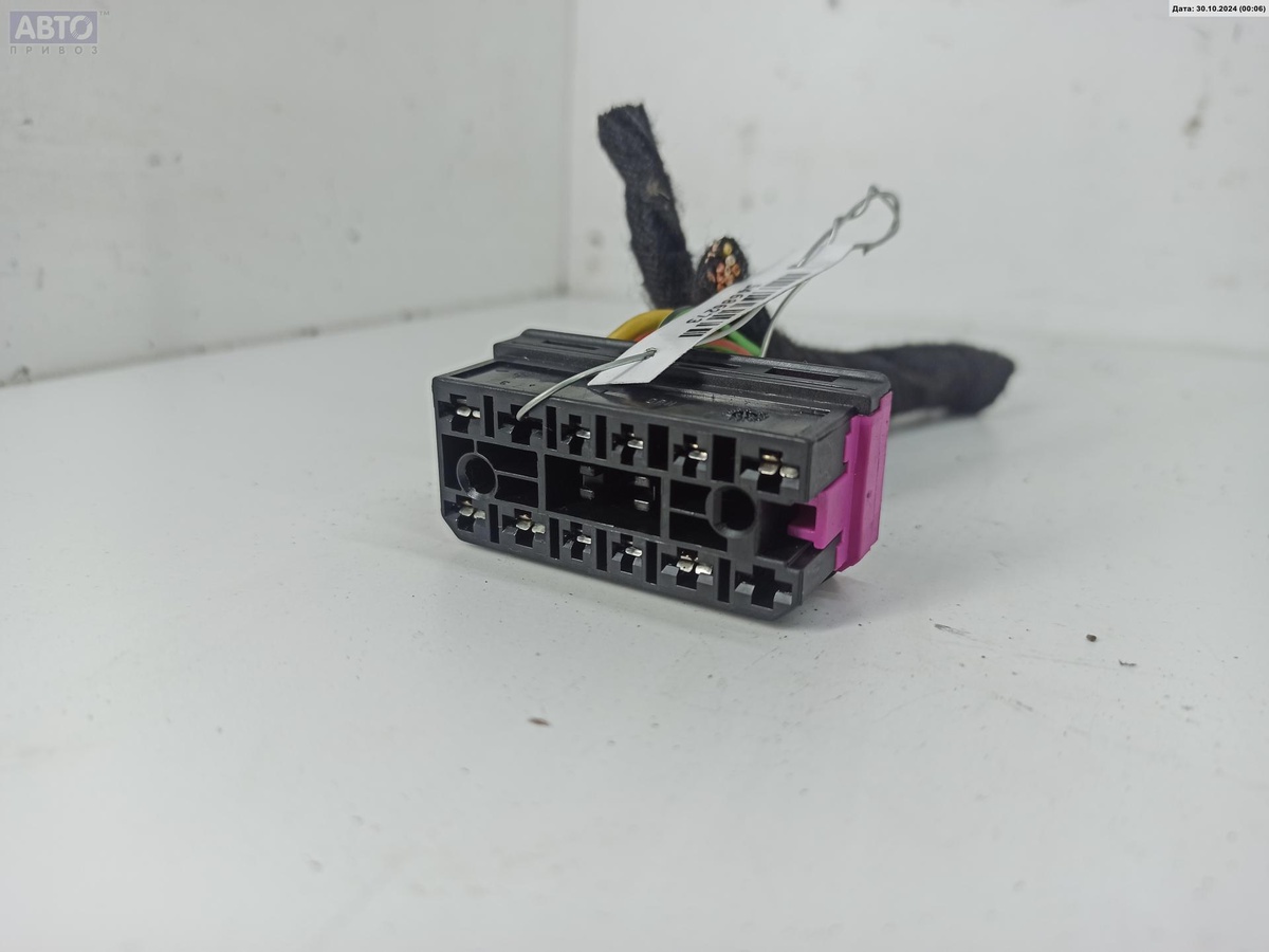 Разъем AUX / USB к Audi A6 2004