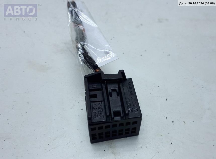 Разъем AUX / USB к Porsche Cayenne 2003