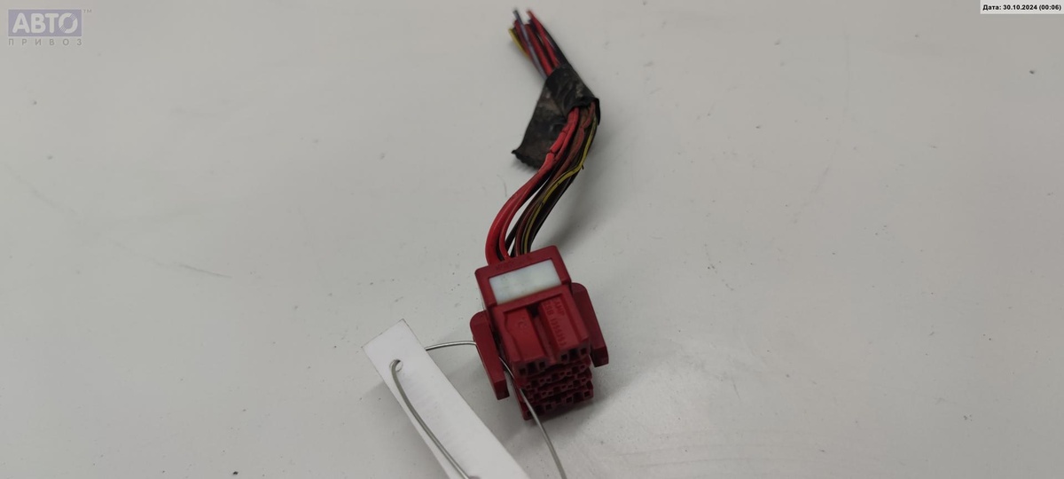 Разъем AUX / USB к Audi A6 2003