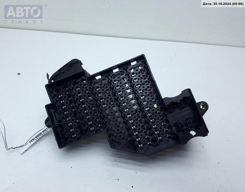 Короб предохранителей к Volkswagen Touareg 2003